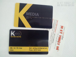 In thẻ nhựa sự kiện, thẻ đeo đại hội - gia công bấm lỗ đeo dây, kẹp thẻ tại 365 Lê Quang Định